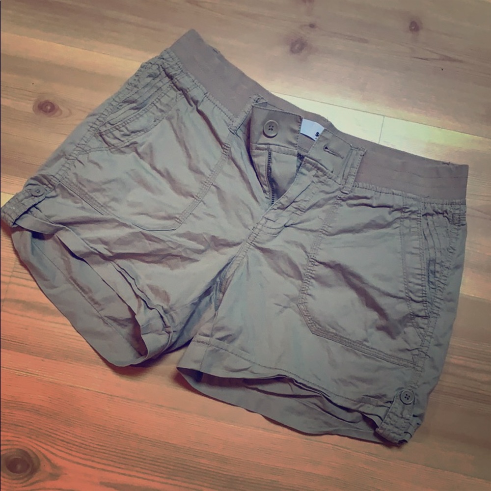 Sonoma Size 8 Khaki Shorts